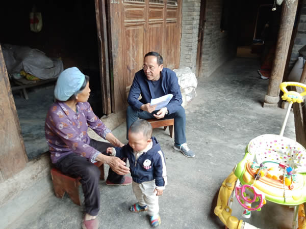 結(jié)對幫扶入戶 助力脫貧攻堅