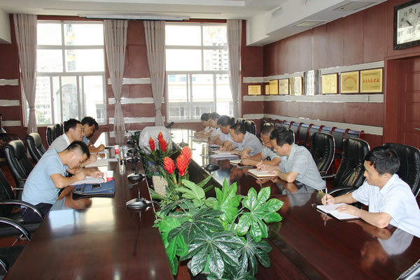 市交通運輸局黨組書記、局長馬潤同志對隴運集團公司全面從嚴治黨及黨風廉政建設(shè)進行專題調(diào)研