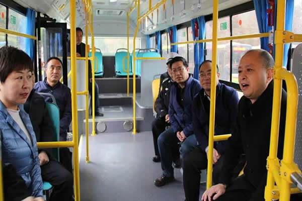 隴運集團(tuán)成縣公交公司新能源公交車投入運營