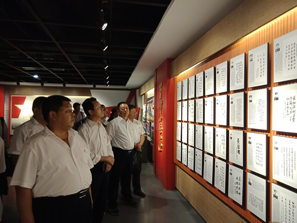 隴運(yùn)集團(tuán)公司黨委開展“不忘初心、牢記使命”紀(jì)念建黨98周年主題黨日活動(dòng)