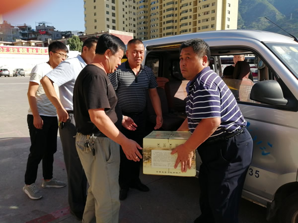隴運(yùn)集團(tuán)公司開展“夏送清涼”慰問一線職工活動