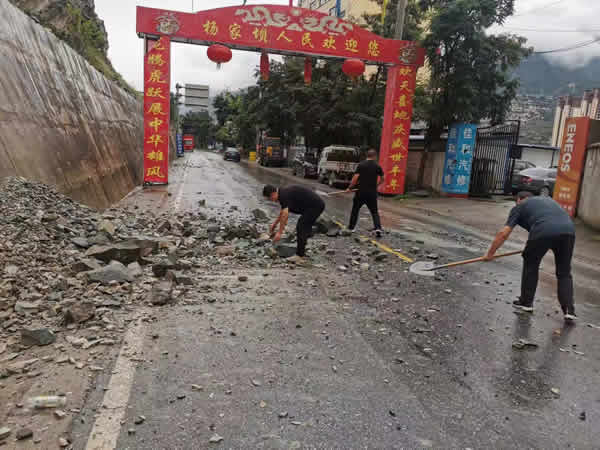 聞汛而動  主動作為 --隴運(yùn)集團(tuán)公司迅速行動全力做好防汛搶險(xiǎn)和運(yùn)輸保障工作